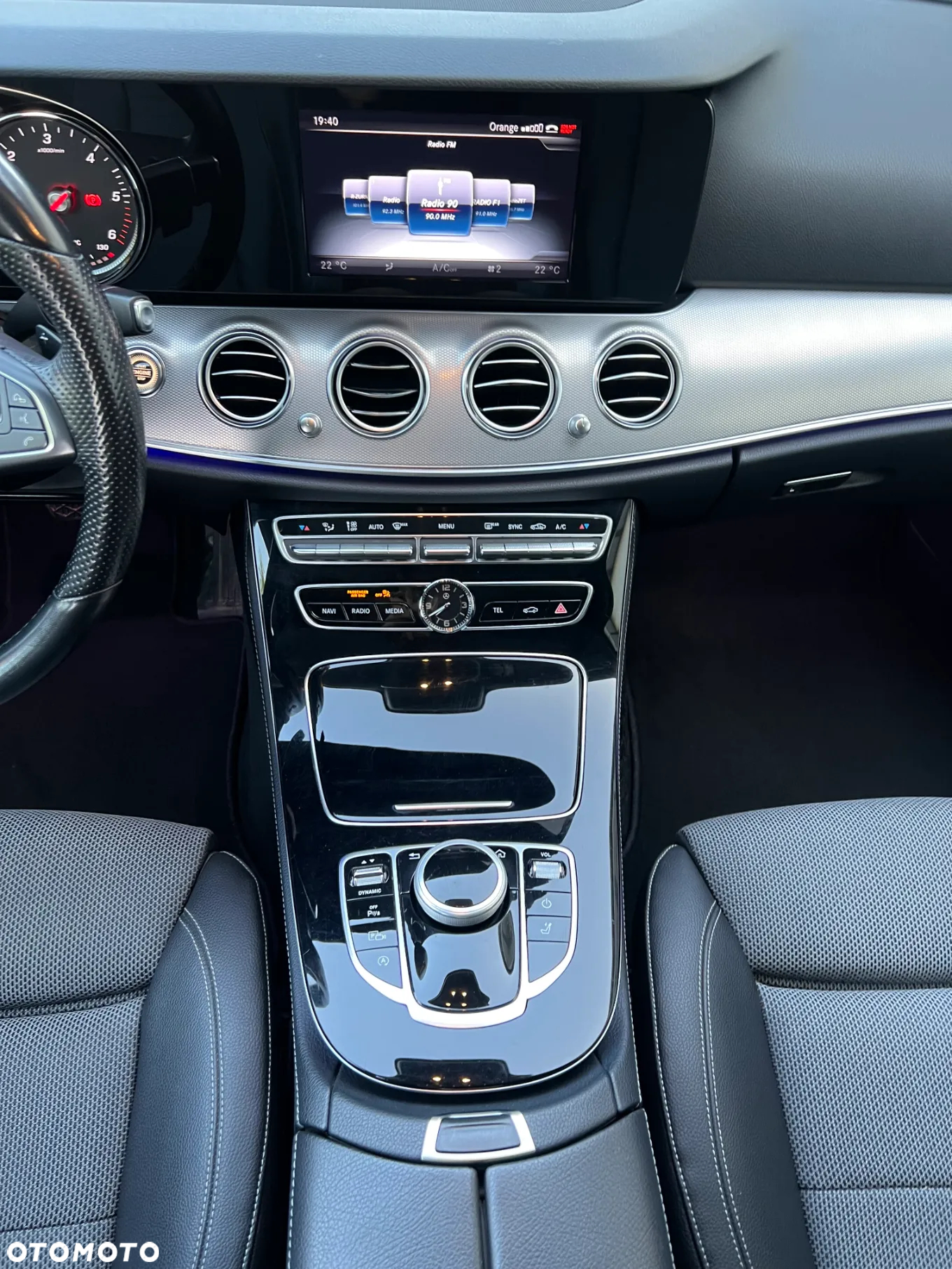 Mercedes-Benz Klasa E 220 d 4Matic T 9G-TRONIC - 31