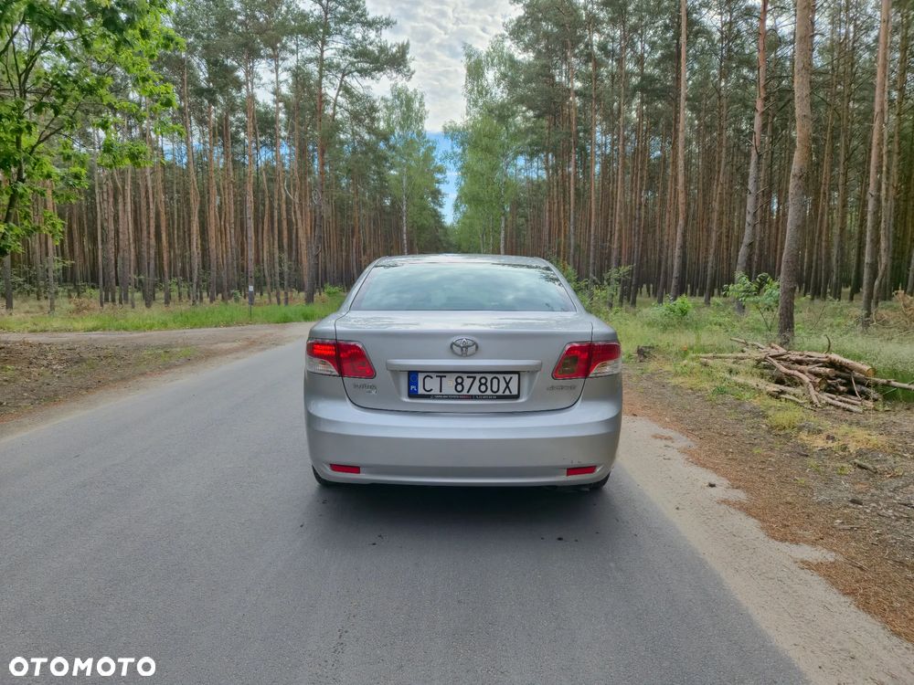 Toyota Avensis 1.8 Luna - 6