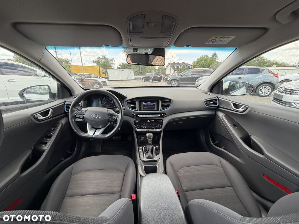 Hyundai IONIQ - 15