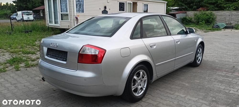 Audi A4 Limousine - 12
