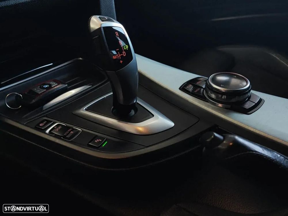 BMW 320 d Auto Pack M - 52