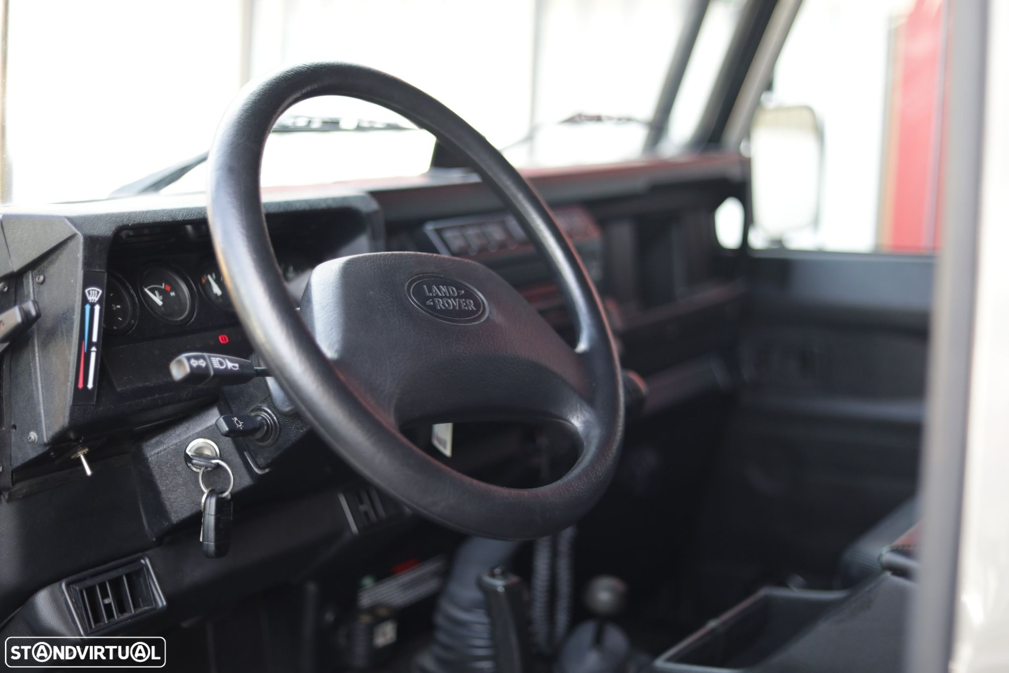 Land Rover Defender 90 2.5 TD5 Metal Top - 18