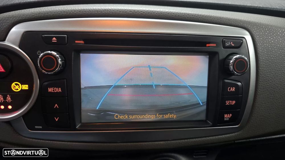 Toyota Yaris 1.33 VVT-i Comfort — fotografia 16