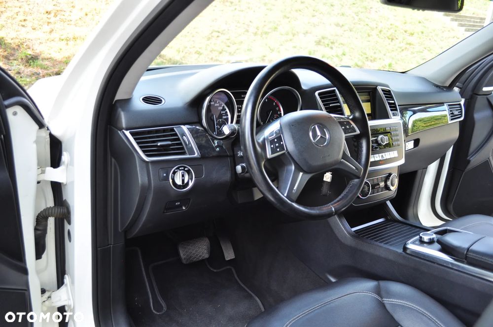 Mercedes-Benz ML 350 BlueTec 4-Matic - 17