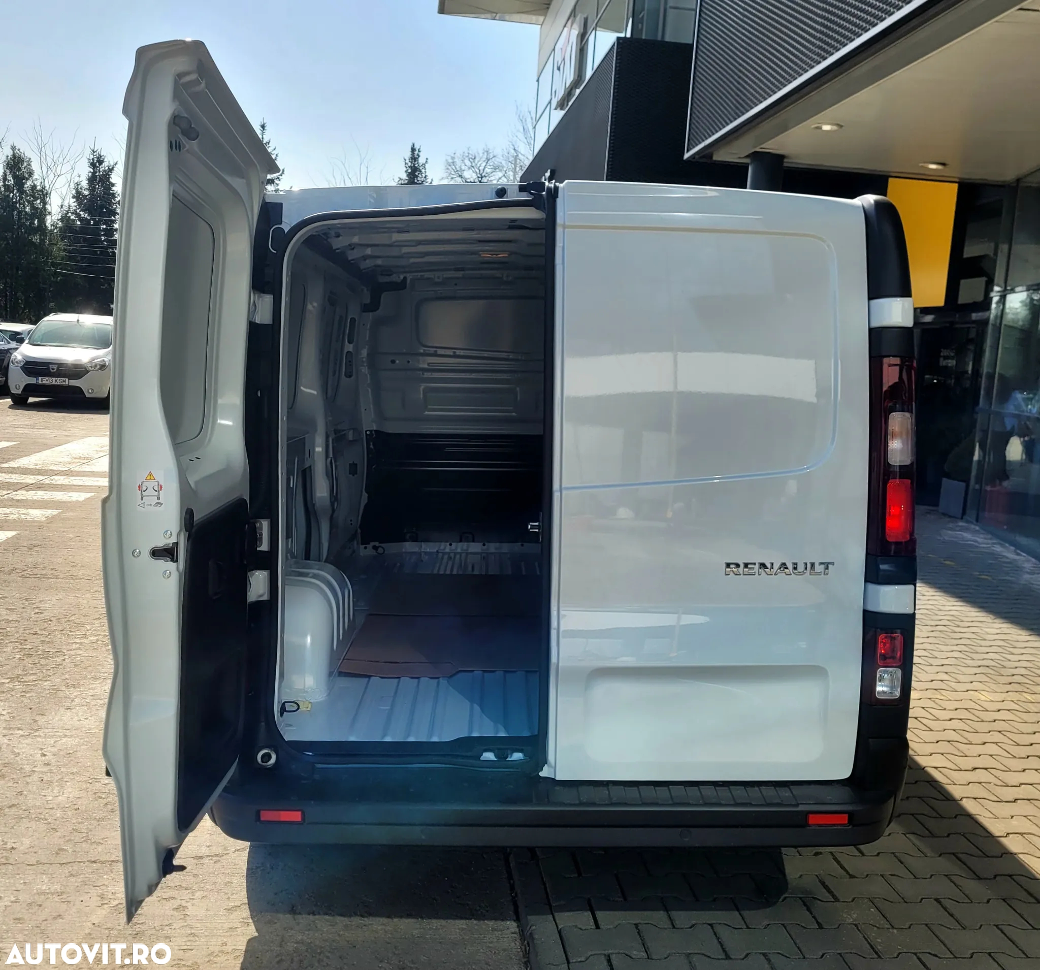 Renault Trafic Furgon - 8