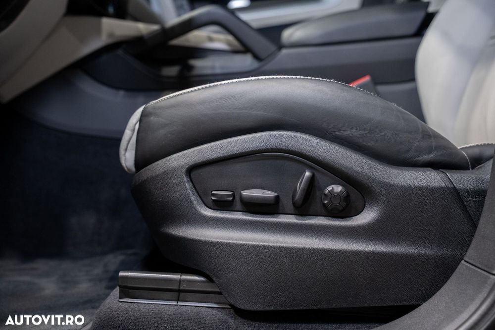 Porsche Cayenne - 30