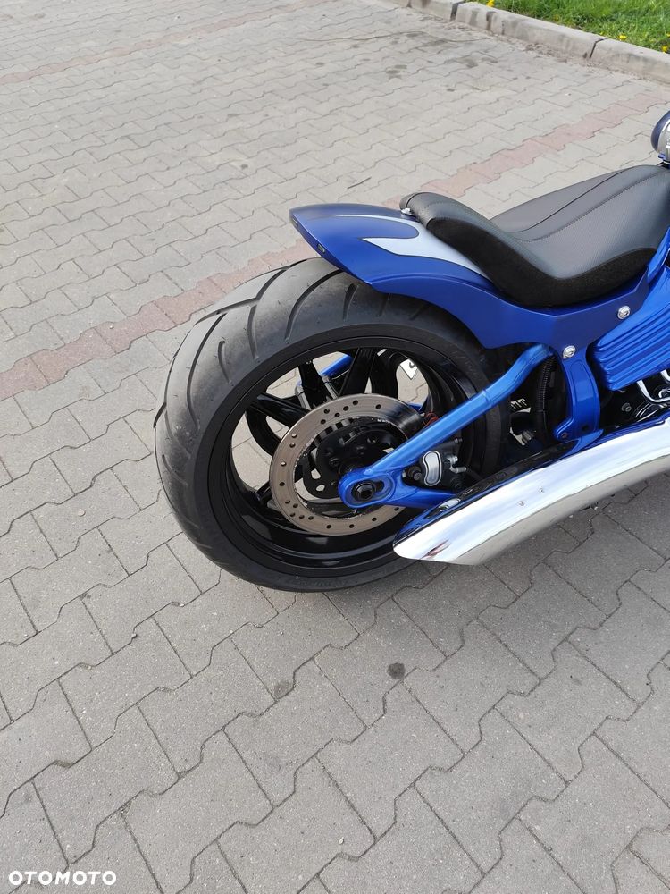 Harley-Davidson Softail Custom - 19