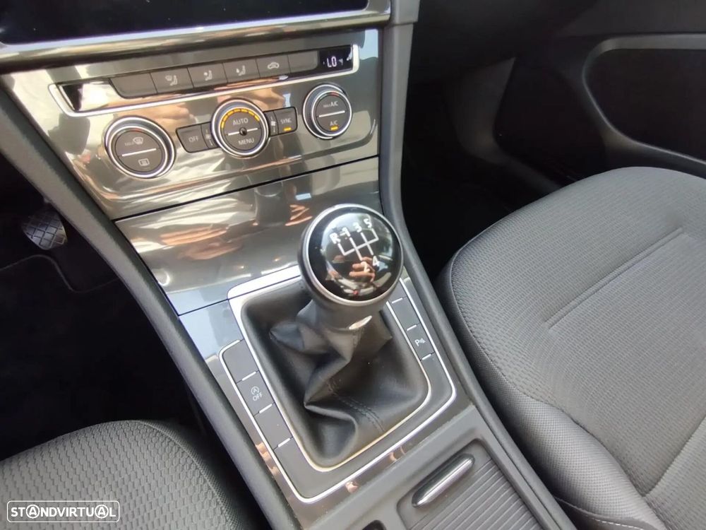 VW Golf - 28