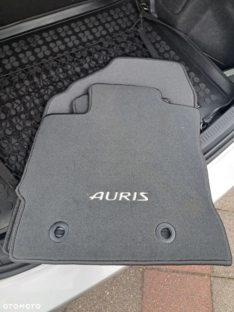Toyota Auris - 13