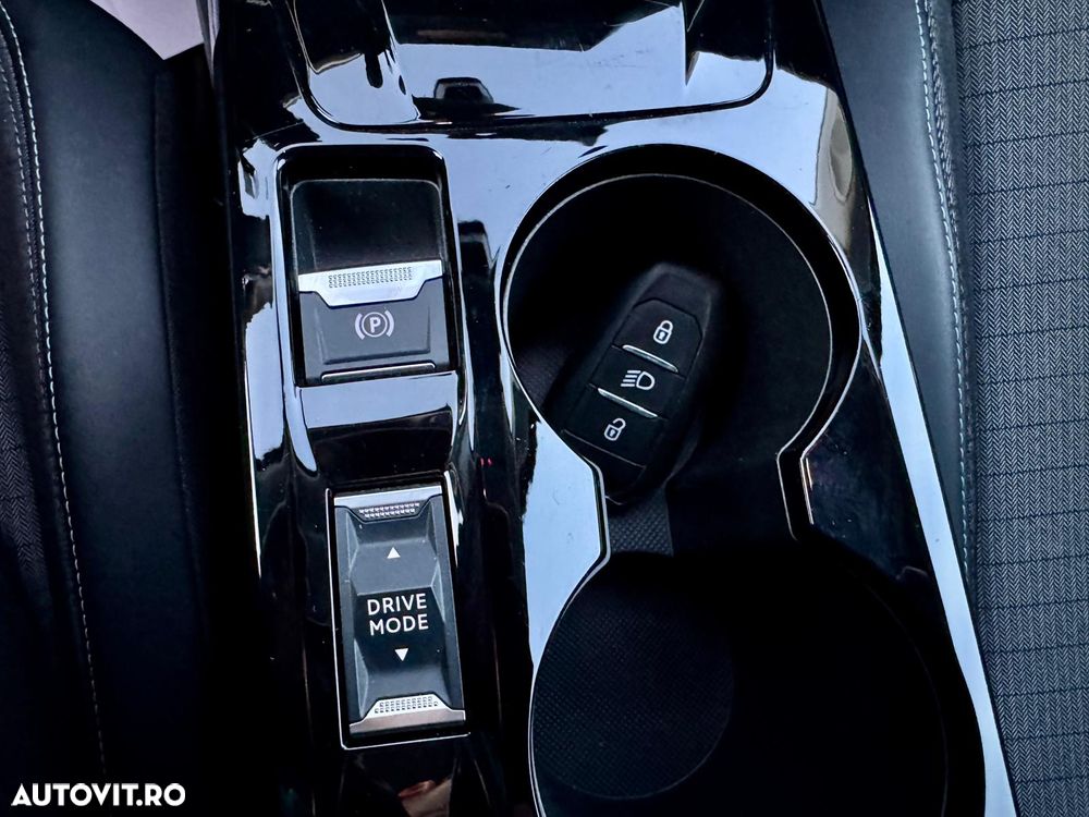 Peugeot 2008 PureTech 130 EAT8 Allure - 18