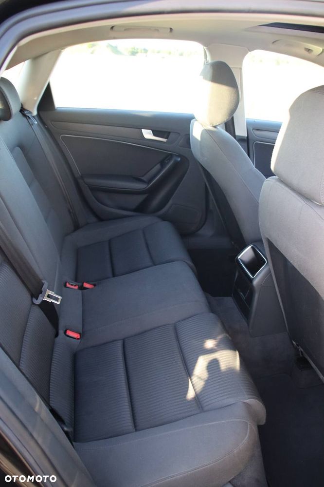 Audi A4 Limousine - 15