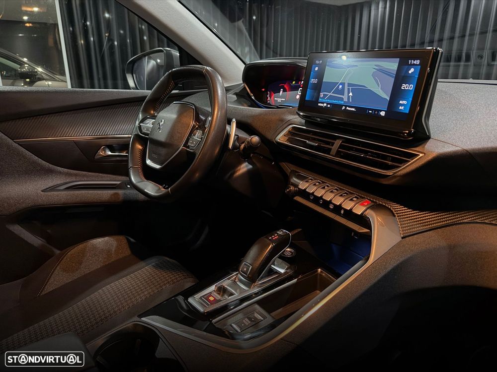 Peugeot 3008 1.5 BlueHDi Allure EAT8 - 26