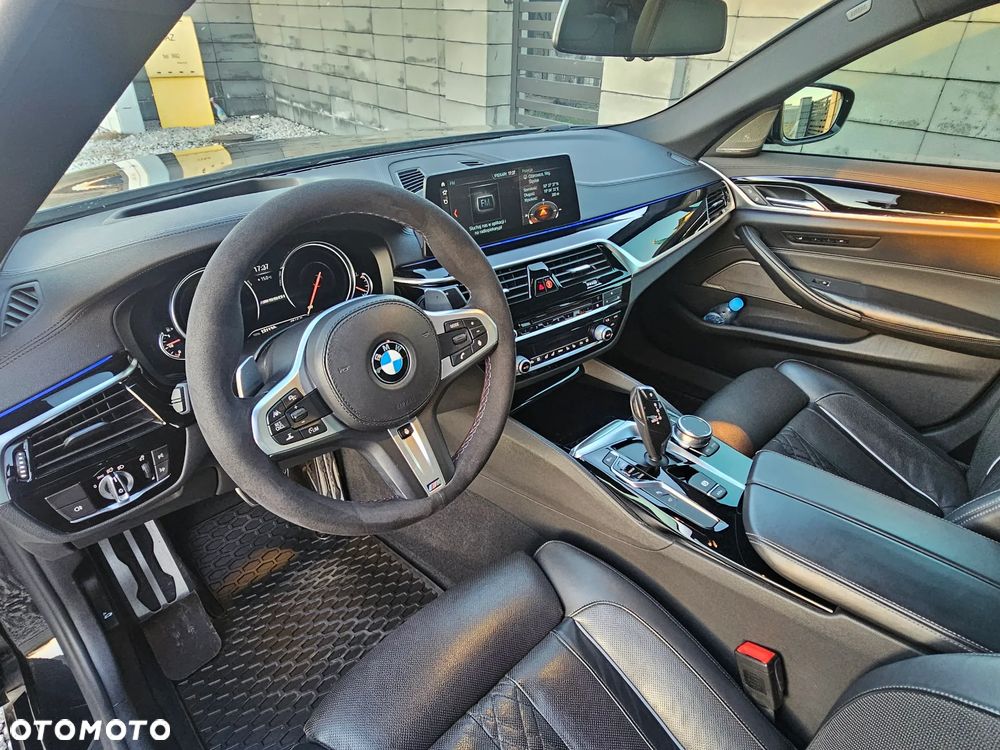BMW Seria 5 M550i xDrive sport - 18