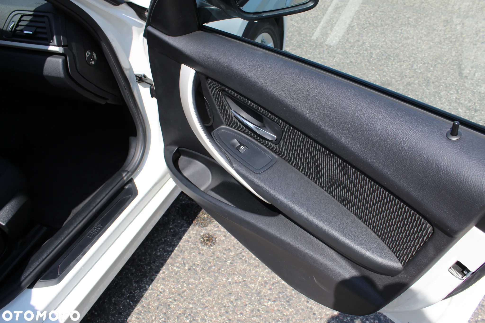 BMW Seria 3 318i - 24