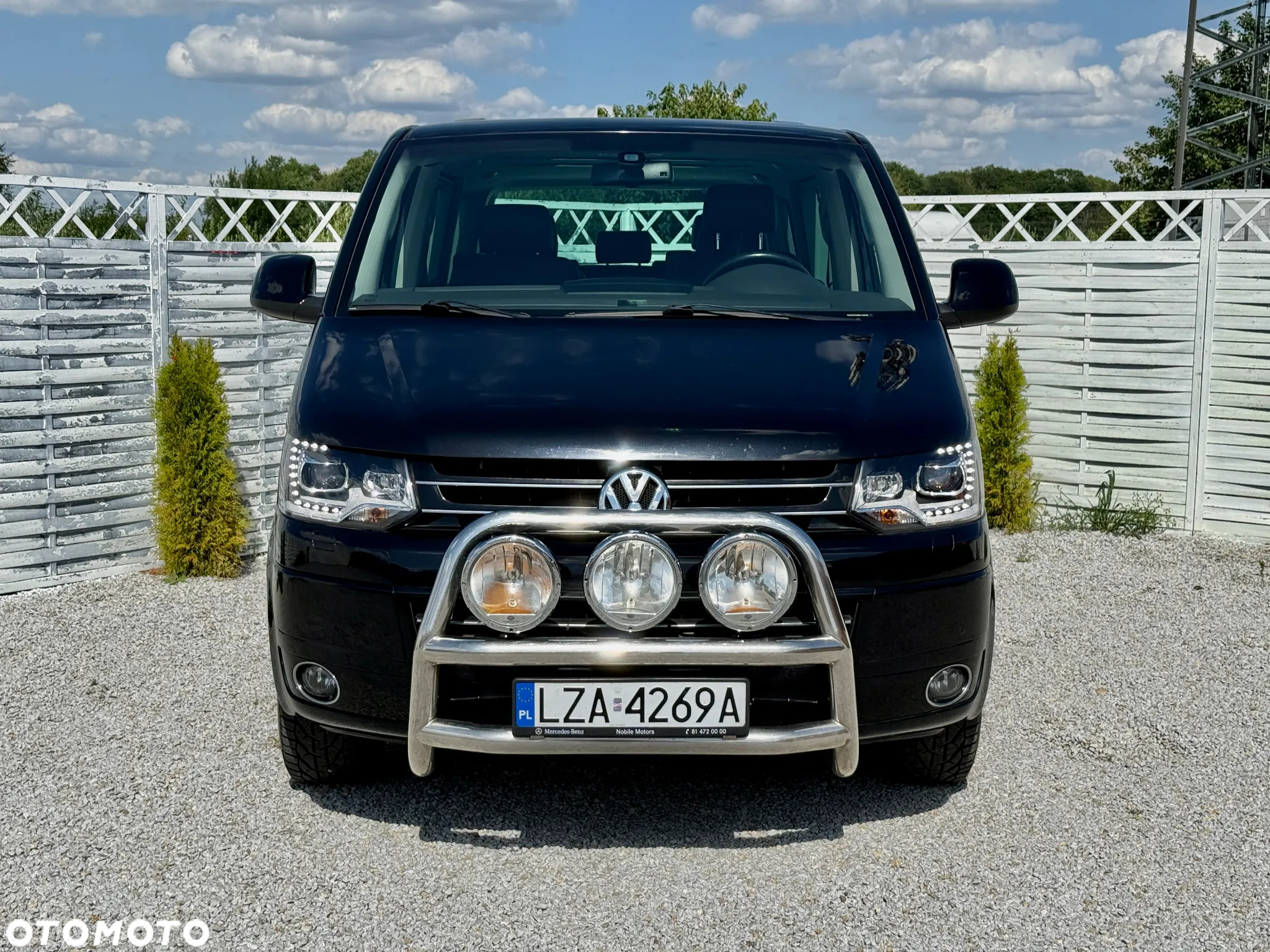 Volkswagen Multivan - 37