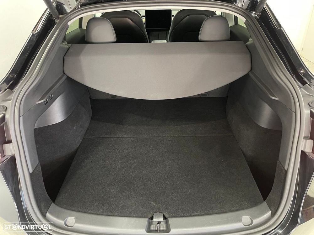 Tesla Model Y Standard - 50