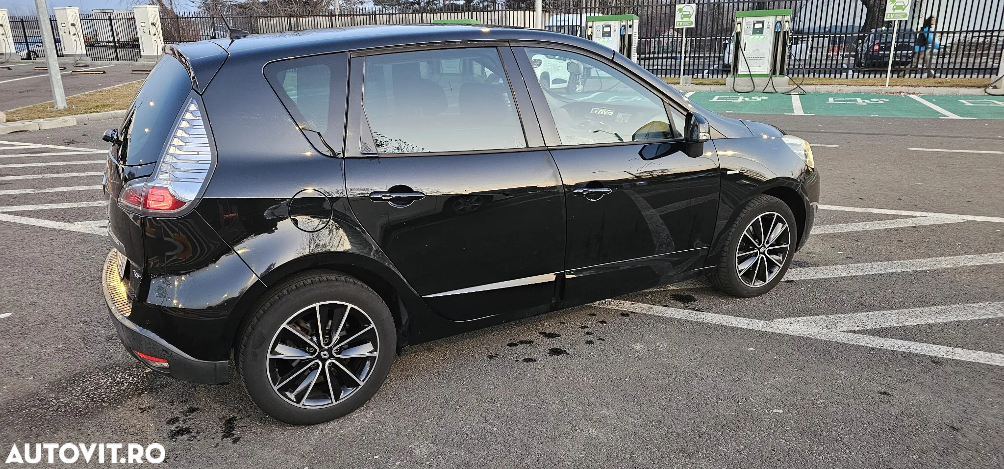 Renault Scenic ENERGY TCe 130 BOSE EDITION - 17