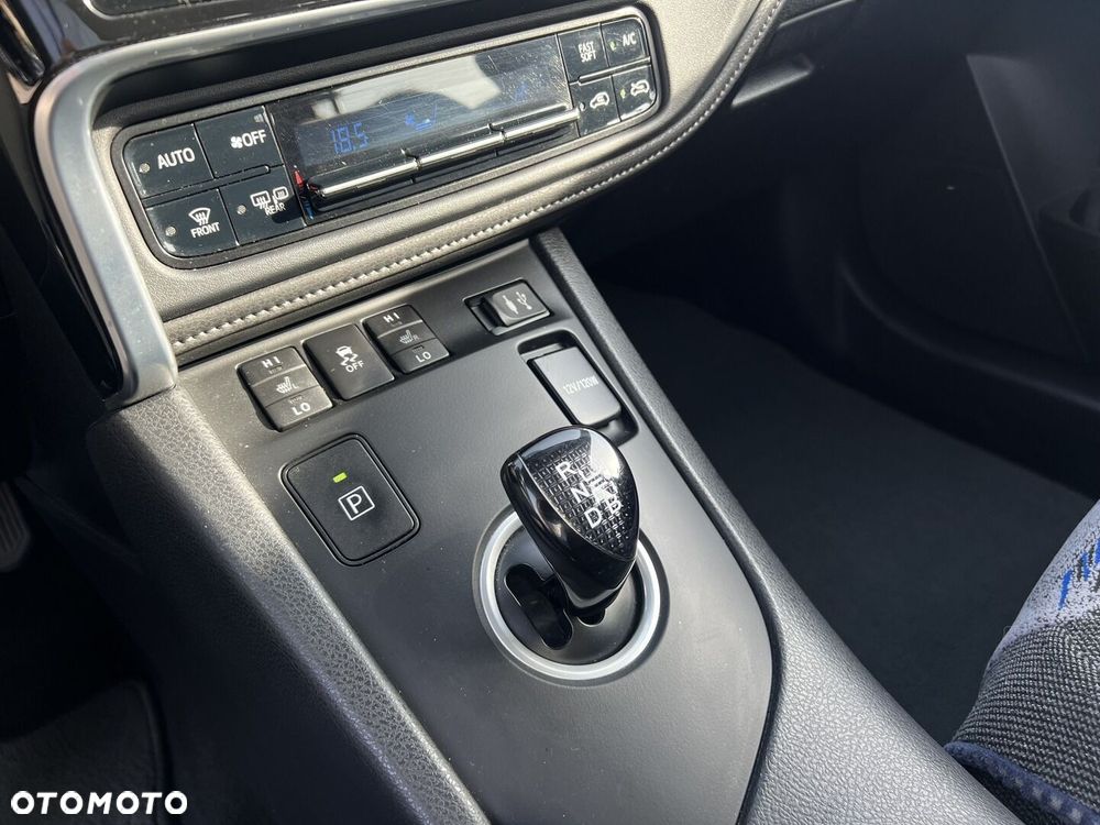 Toyota Auris Hybrid 135 Premium - 13