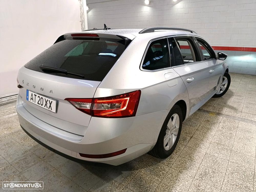 Skoda Superb Break 2.0 TDI Ambition DSG - 4