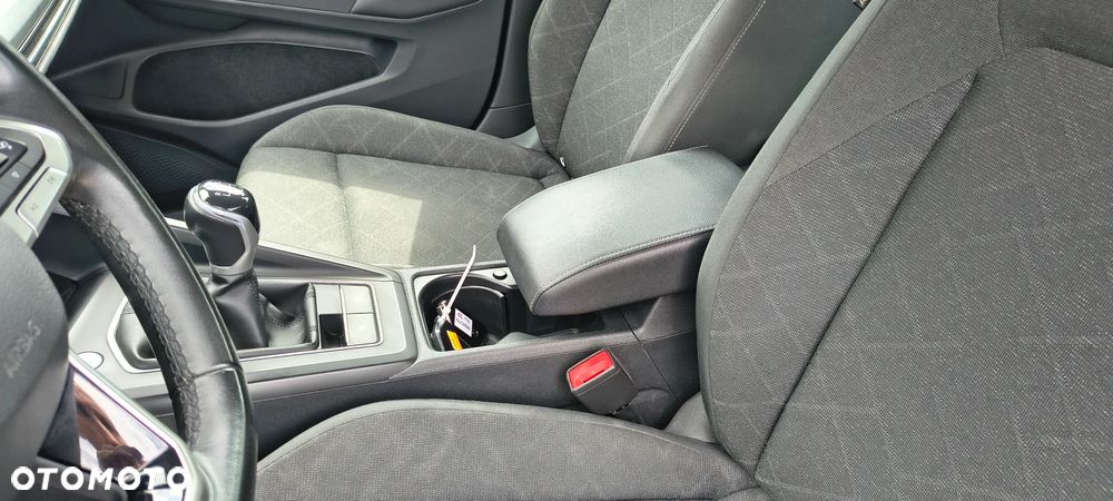 Volkswagen Golf 2.0 TDI Life - 33