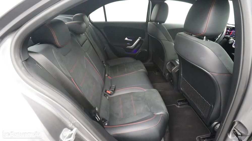 Mercedes-Benz A 180 Limousine d AMG Line Aut. - 24