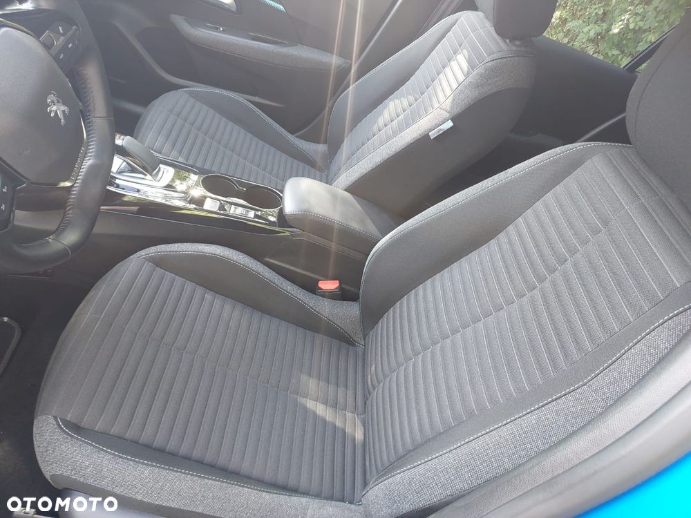 Peugeot 208 Elektromotor 136 E-Style - 19