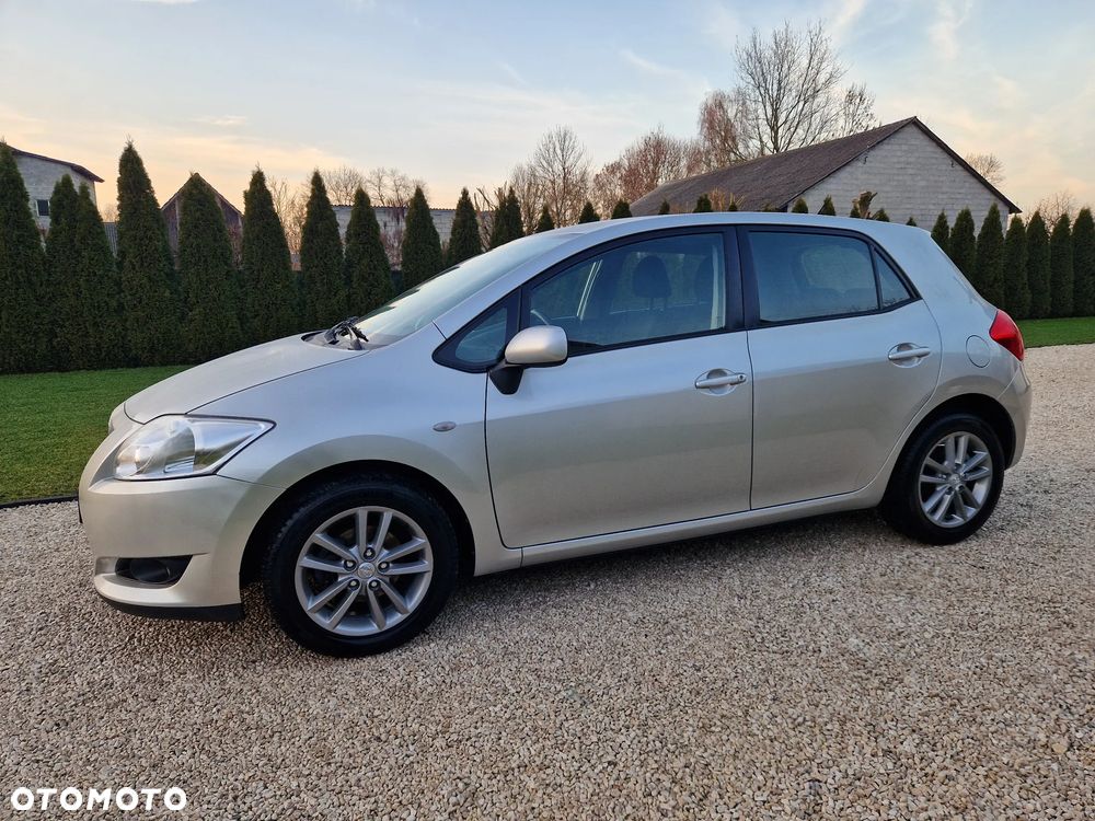 Toyota Auris 1.6 VVT-i Executive - 33