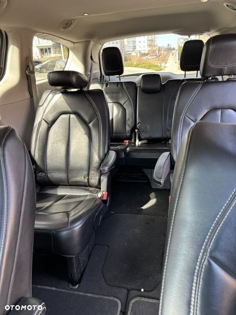 Chrysler Pacifica - 9