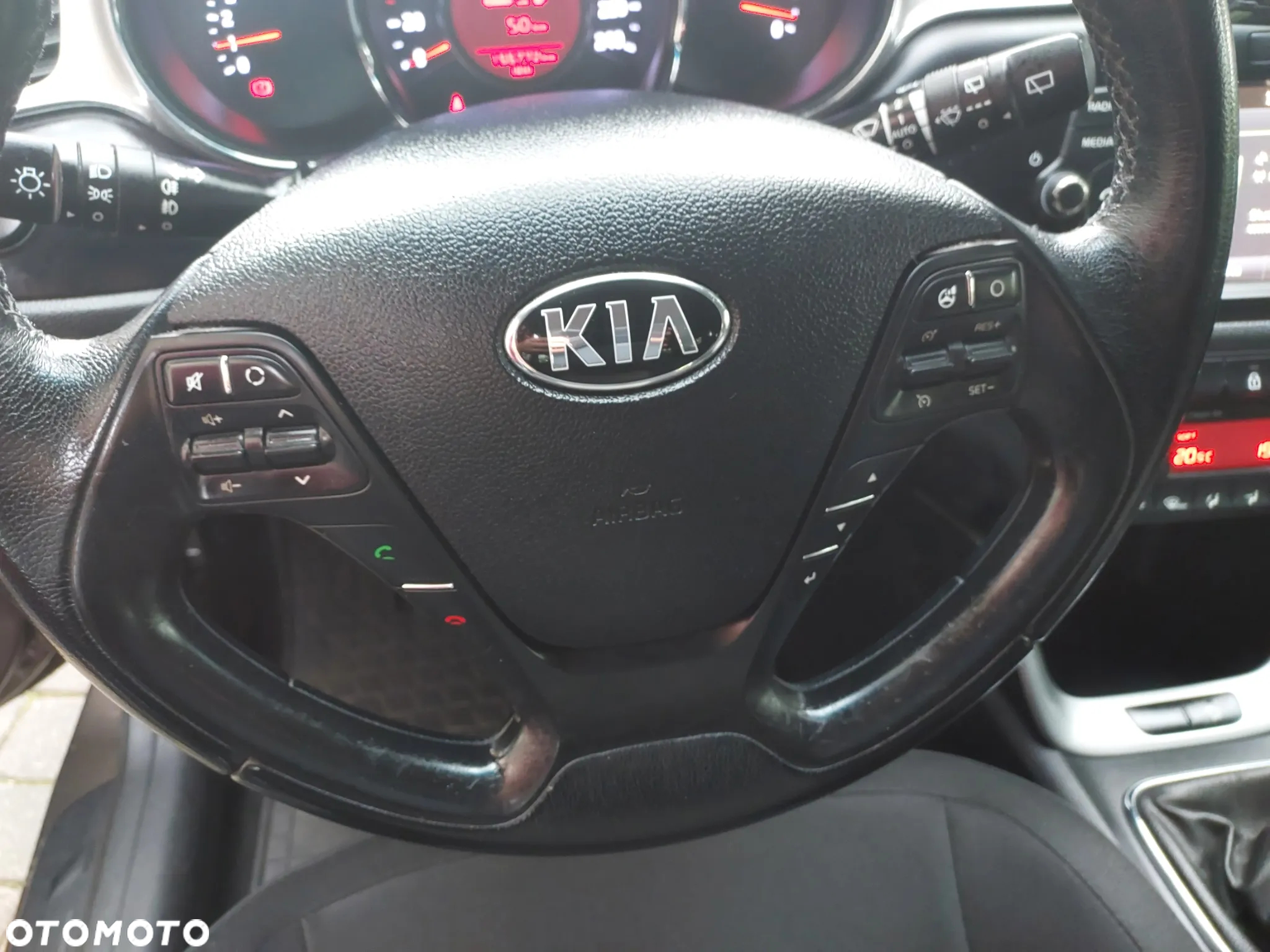 Kia Ceed Cee'd 1.6 GDI S - 6