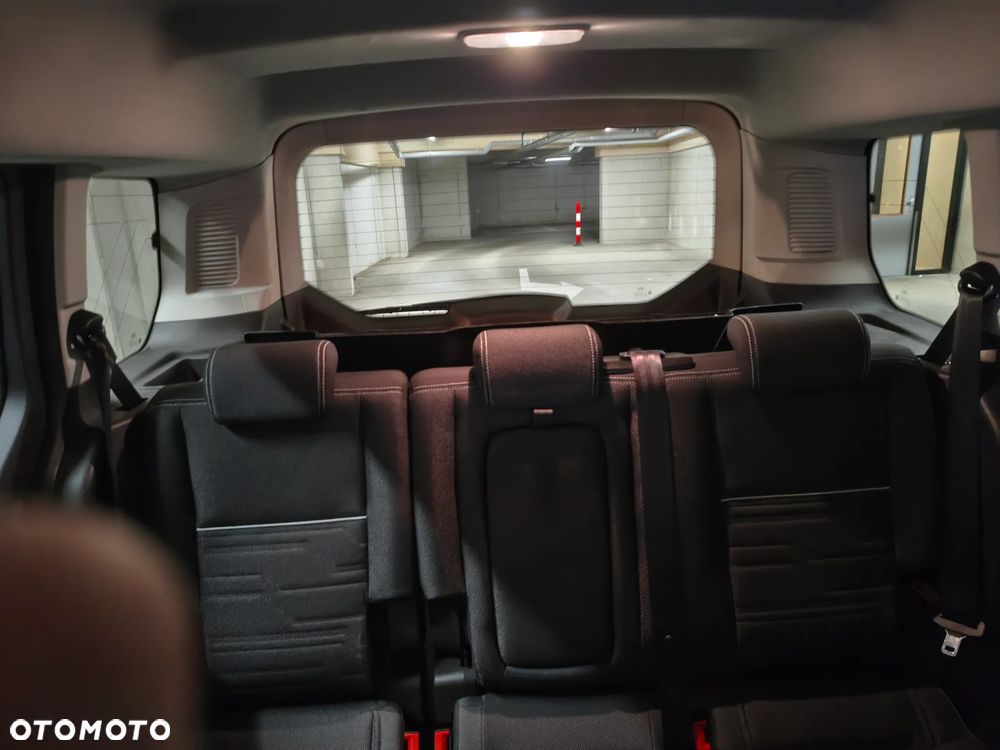 Ford Tourneo Connect - 11