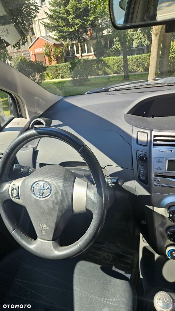 Toyota Yaris - 11