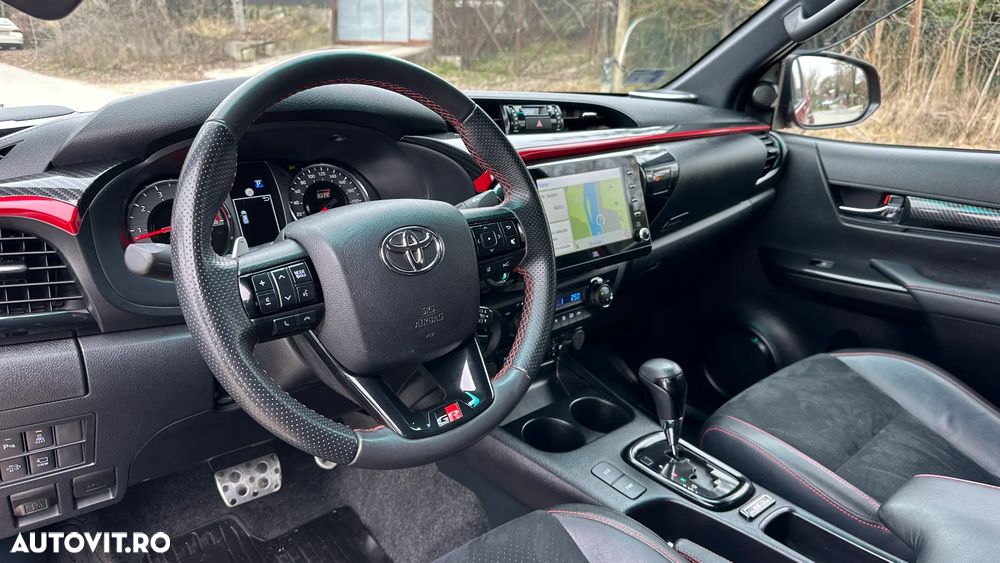Toyota Hilux 2.8D 204CP 4x4 Double Cab AT GR Sport II - 17