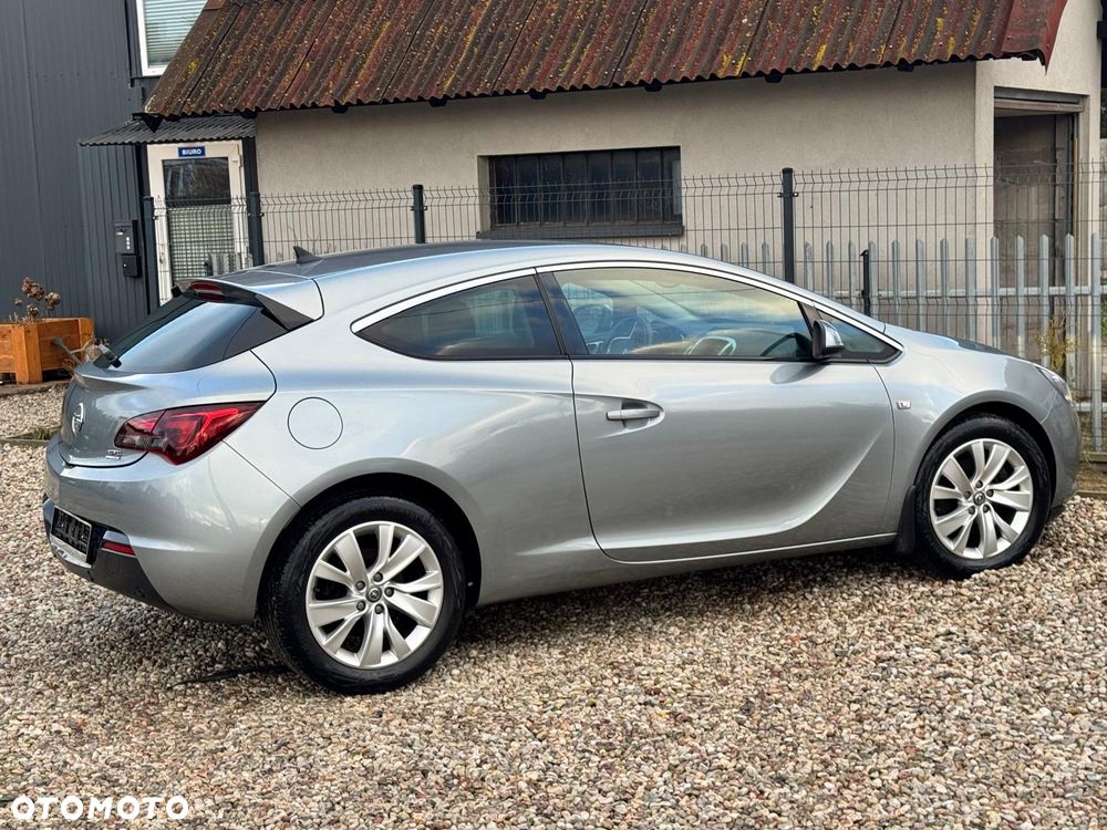 Opel Astra 1.6 Turbo Cosmo - 19