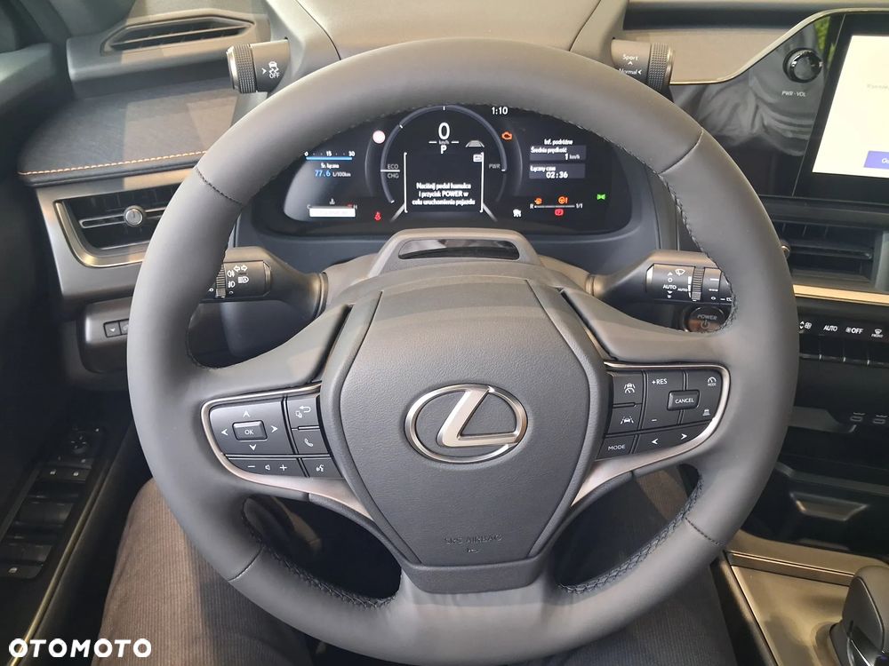 Lexus UX 300h Business - 19