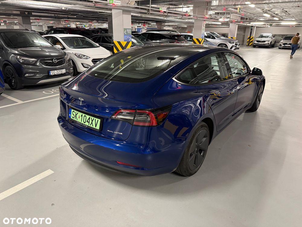 Tesla Model 3 - 4