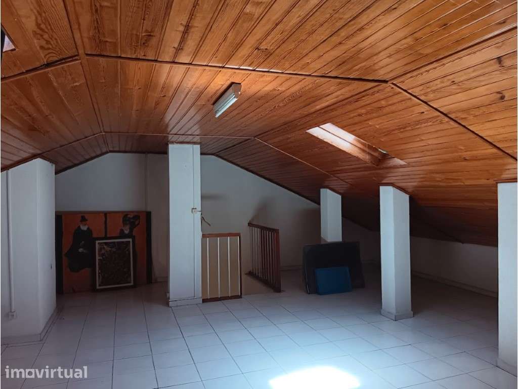 Apartamento T2+1 com aproveitamento do sotão em Alfornelos. - Grande imagem: 3/12