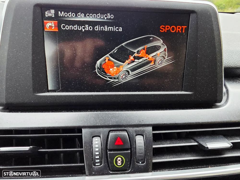 BMW 216 Active Tourer d Line Sport - 24