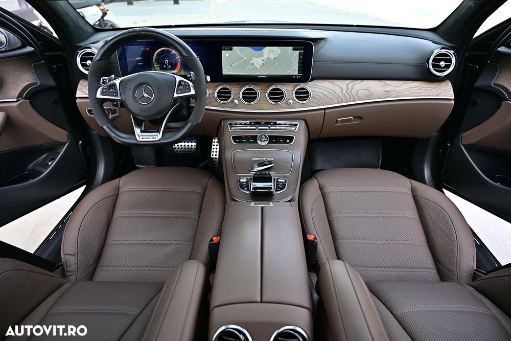 Mercedes-Benz E - 11