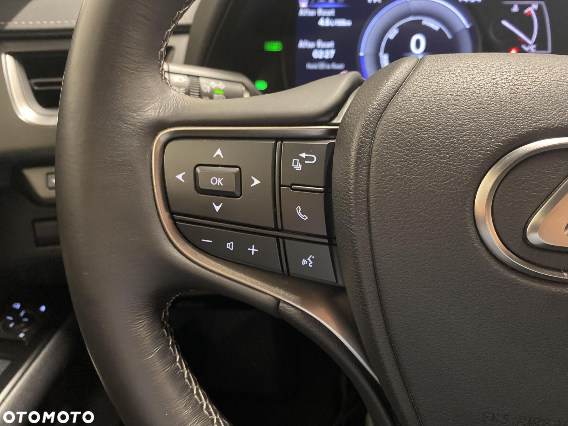 Lexus UX - 13