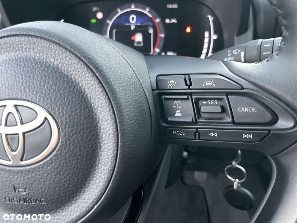Toyota Yaris Hybrid 1.5 Style - 24