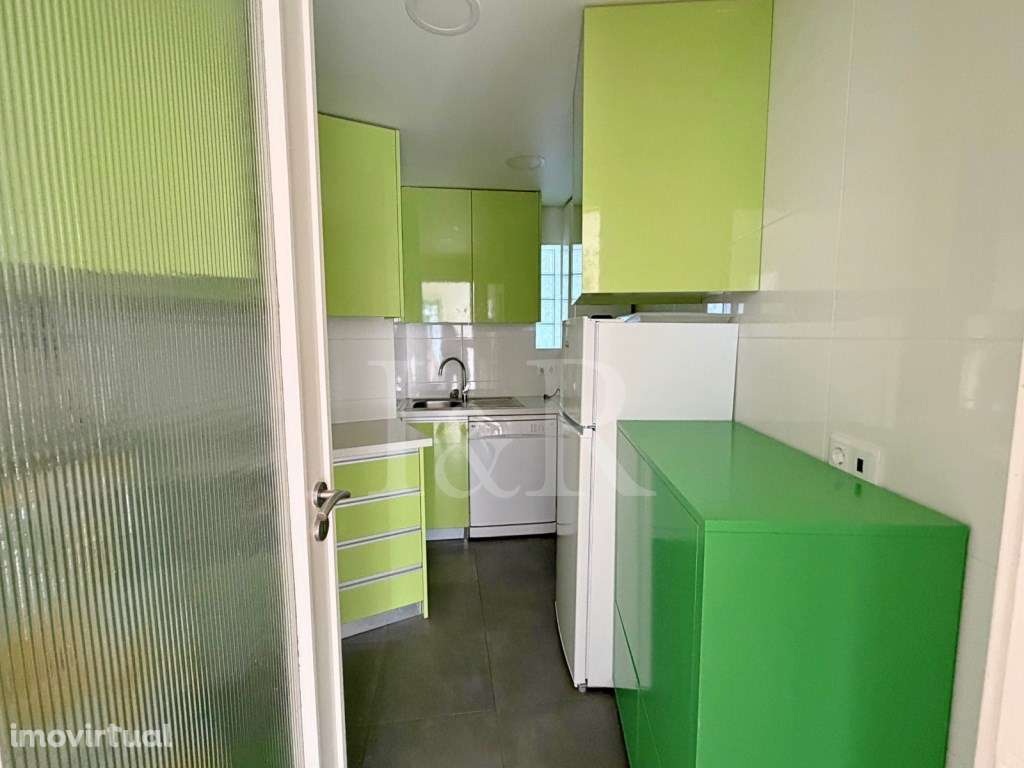 Apartamento T2 com varanda no centro de Cascais - Grande imagem: 2/16