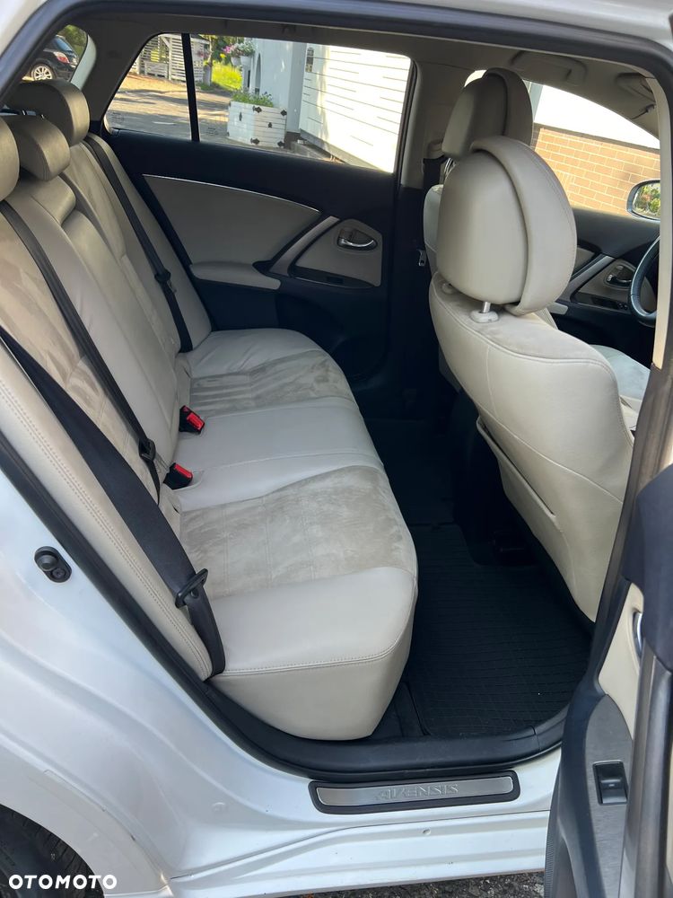 Toyota Avensis 1.8 Sol EU5 MS - 10