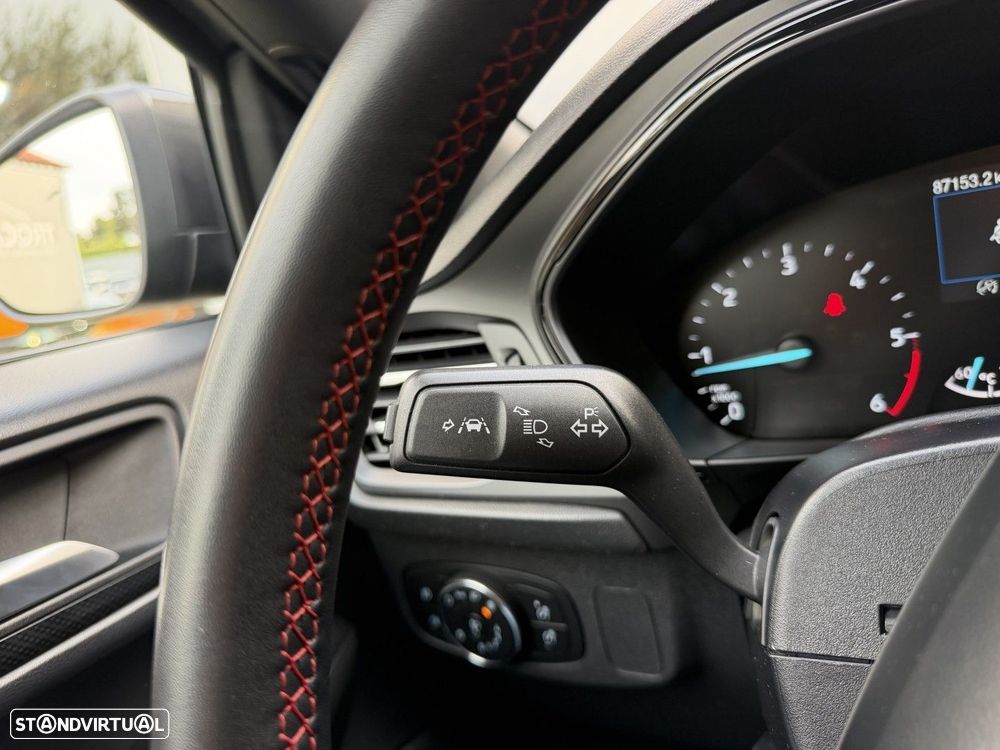 Ford Focus 1.5 TDCi EcoBlue ST-Line - 32