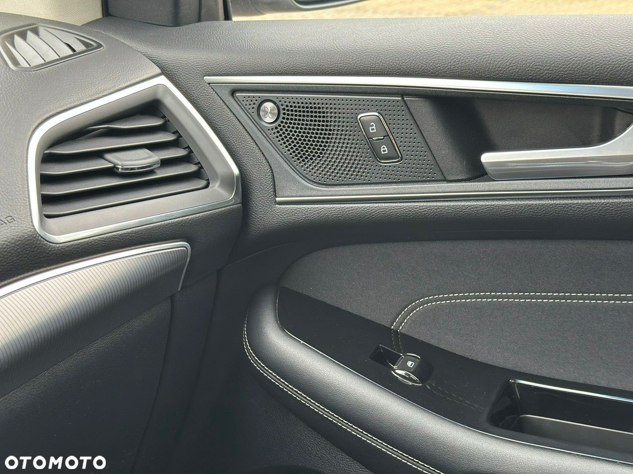 Ford Edge 2.0 EcoBlue 4WD Titanium - 33