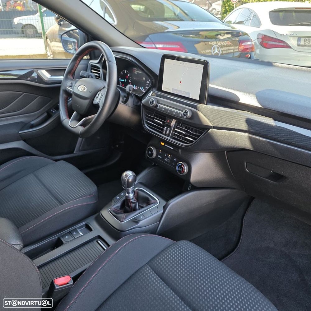 Ford Focus 1.5 TDCi ECOBlue ST-Line - 33