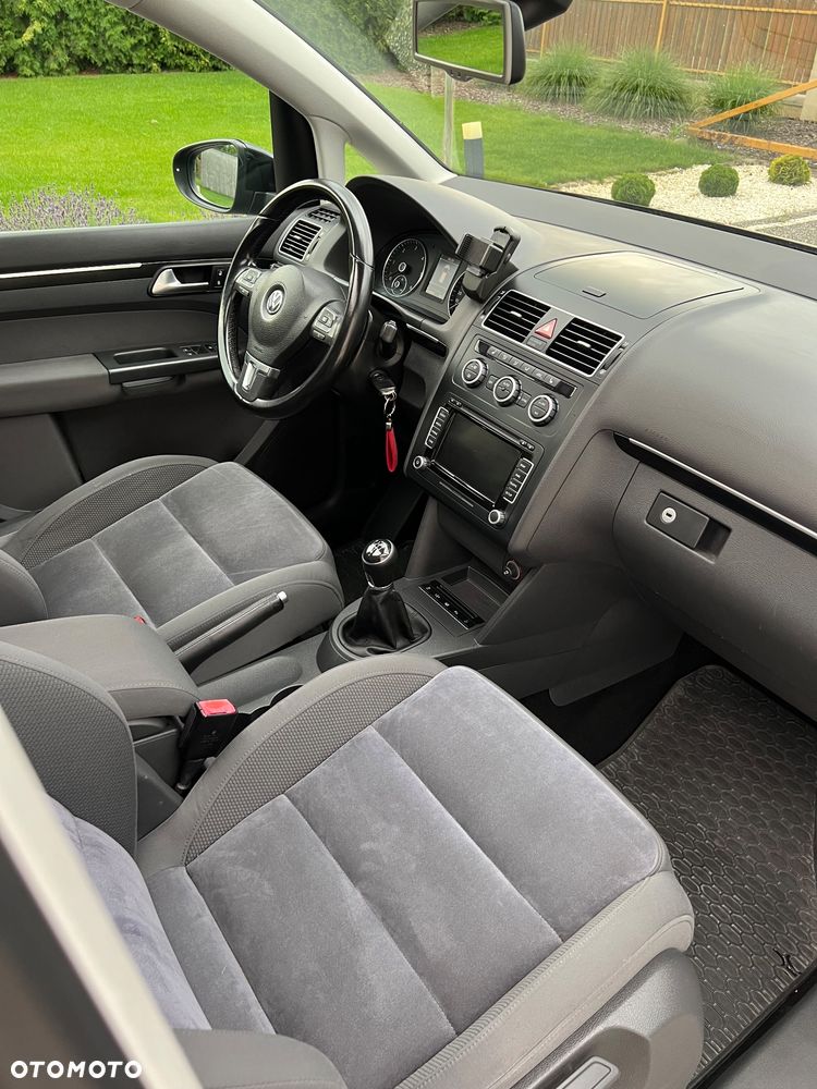 Volkswagen Touran 2.0 TDI DPF Highline - 32