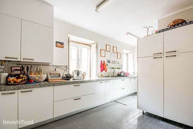 Moradia T6 com garagem, junto à Embaixada de França, Lisboa - Grande imagem: 5/35