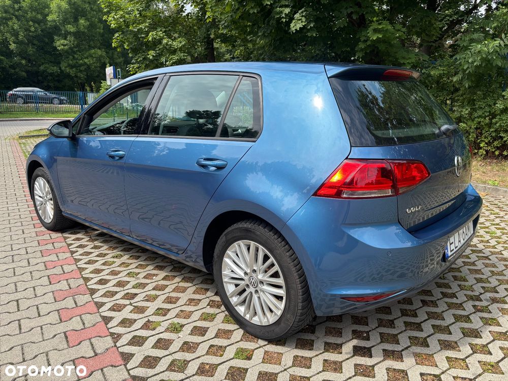Volkswagen Golf - 2