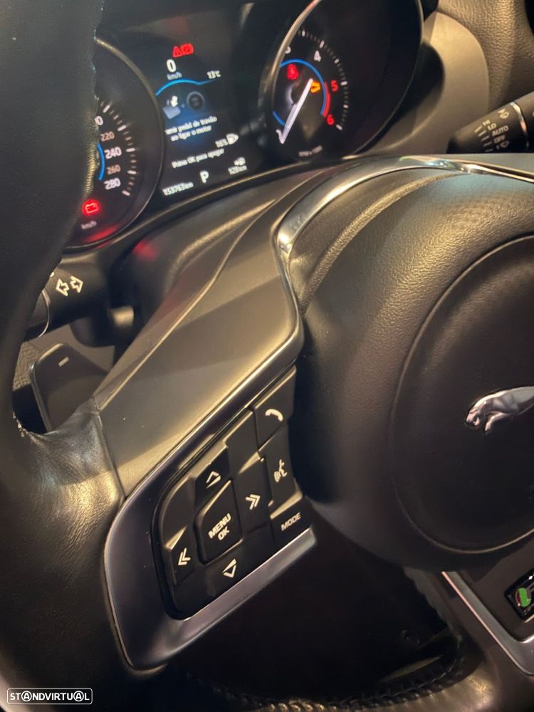 Jaguar XE 2.0 D R-Sport Aut. - 30