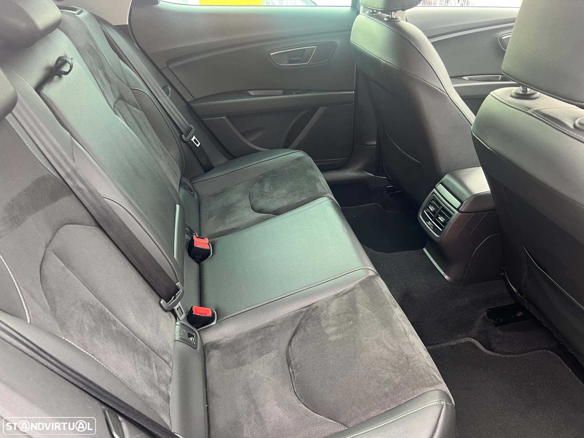 SEAT Leon 1.6 TDI FR S/S - 20
